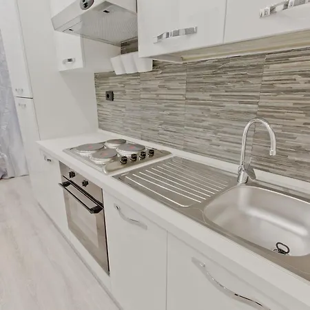 New House 3 Bed & Breakfast Rom